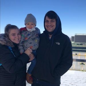 Meet your Posher, Caitlin